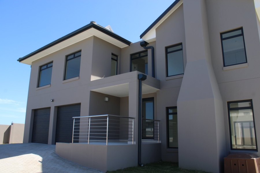 4 Bedroom Property for Sale in Kidds Beach Eastern Cape